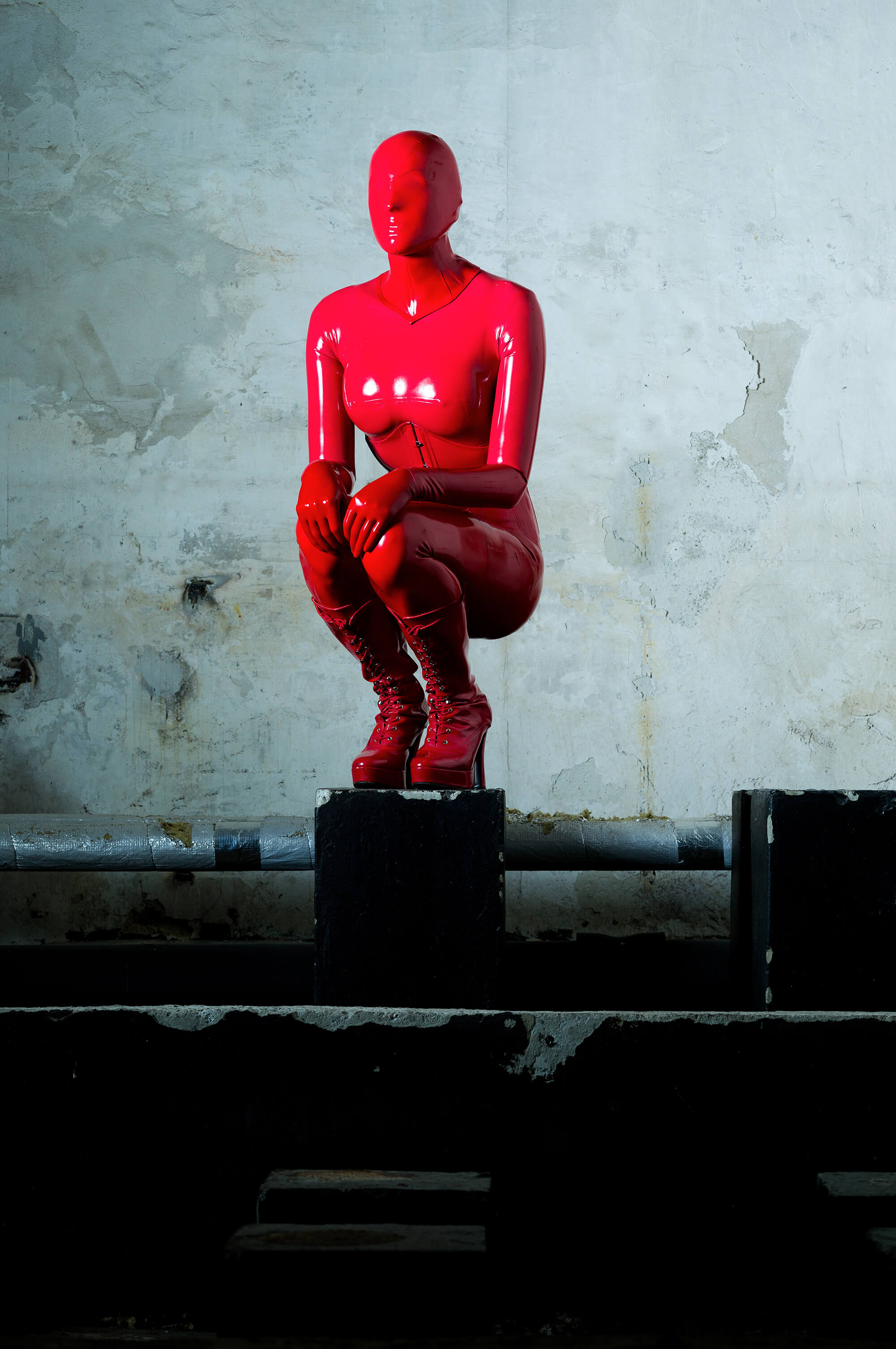 CHRISSIE SEAMS / RED SCARLET 3